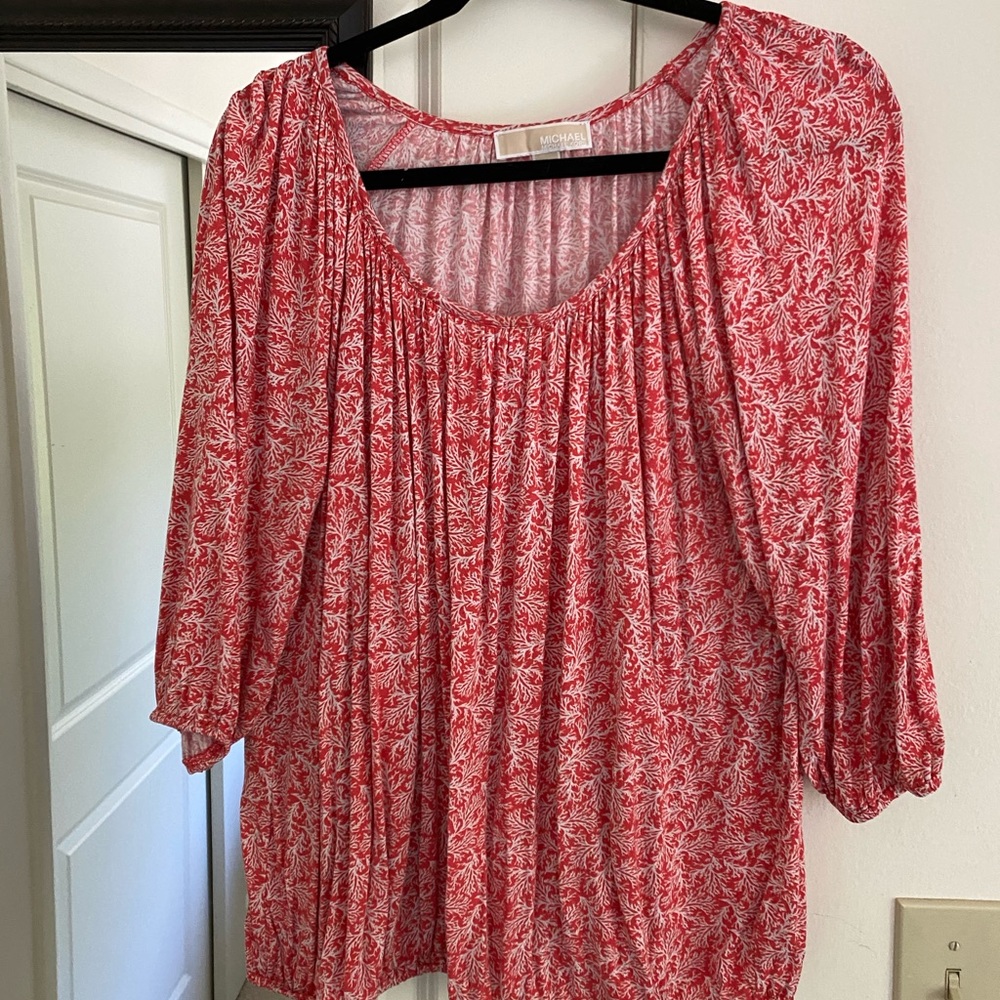 Women’s Shirts - Picture 5 of 7